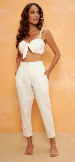 TOP COM PREGAS E AMARRACAO FRONTAL OFF WHITE