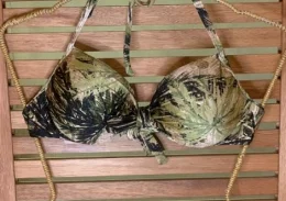 BUSTO ANA CLAUDIA MEIA TAA VIES