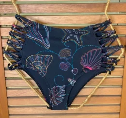 CALCA ANA CLAUDIA HOT PANTS TIRAS CRUZADAS