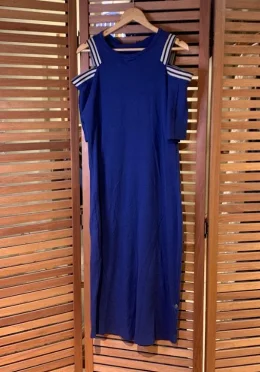 T-SHIRT DRESS COM RETILINEA