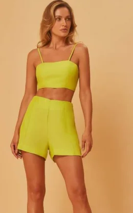 SHORT RETO COM REGULAGEM COSTAS VERDE