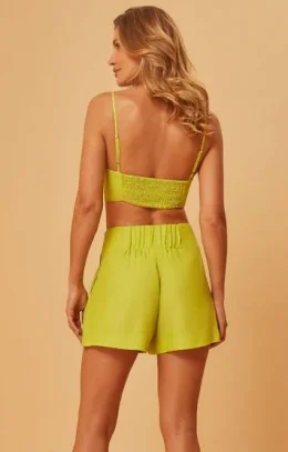 SHORT RETO COM REGULAGEM COSTAS VERDE