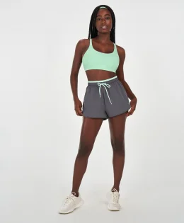 SHORTS SOBREPOSTO BOLSO INTERNO CINZA FERRO