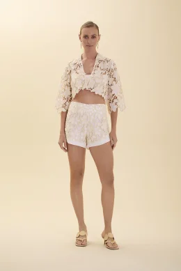 SHORT CURTO C/DOBRO PERNA OFF WHITE