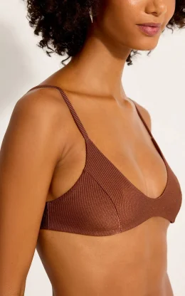 TOP CAMISETA RECORTE MARROM CAPUCCINO