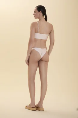 CALCINHA BSICA LATERAL DETALHE COURO OFF WHITE