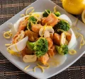 Salmão Com Brócolis Ao Molho de Limão Salmão Com Brócolis Ao Molho de Limão