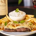 Filé Mignon à Parmegiana 4 Pessoas Filé Mignon à Parmegiana 4 Pessoas