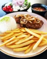 Opção 03: Pê-Efe Tayu 01: Bife acebolado
