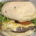 21 - Hambúrguer, catupiry, milho, queijo prato, tomate e alface. 21 - Hambúrguer, catupiry, milho, queijo prato, tomate e alface.