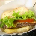 18 - Hambúrguer, queijo prato, ovo, bacon, tomate e alface. 18 - Hambúrguer, queijo prato, ovo, bacon, tomate e alface.