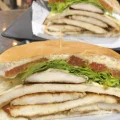 172- Filé de Frango, provolone branco derretido, tomate e alface 172- Filé de Frango, provolone branco derretido, tomate e alface
