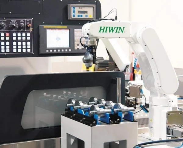Robot articulado HIWIN RT605 de 6 ejes - Soporta hasta 7 kg (IP32)