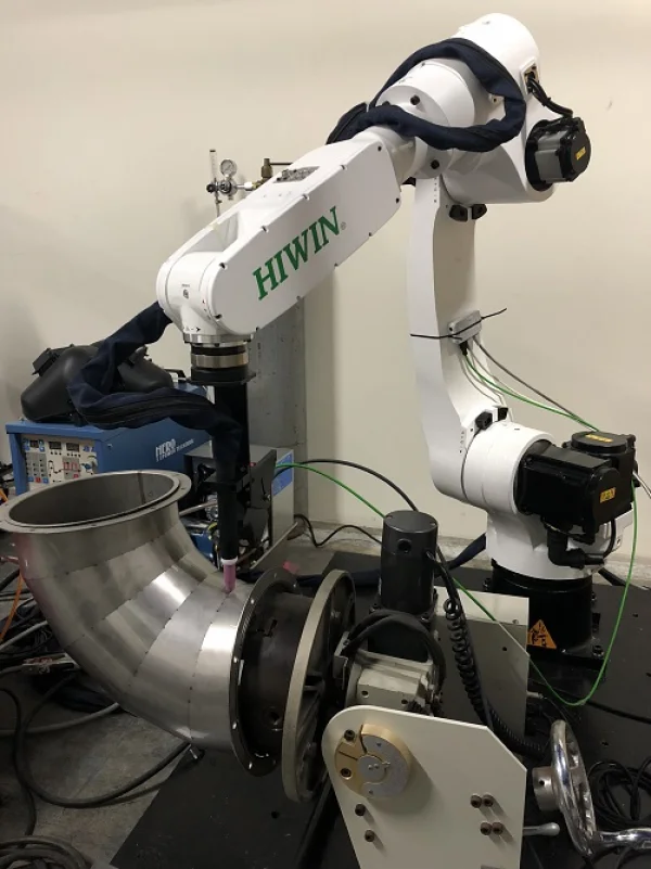Robot articulado de 6 ejes HIWIN RA610 - Soporta hasta 14 kg (IP54)