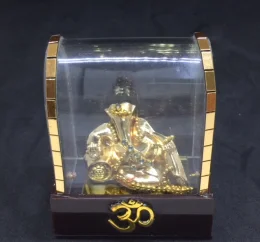 Ganesha Dourado Sentado na Poltrona