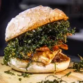 Vil�o - Queijo Coalho + Geleia de Pimenta + Bacon + Crispy de Couve