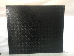 Chapa Aluminio Lavrada Xadrez Preta 1000x1000mm Na Esp. De 1,2mm