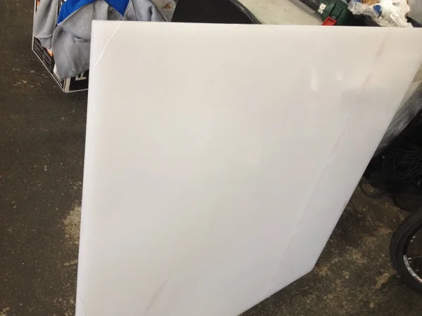 Chapa Acrilica Colorida Branca Leitosa 1000x500mm Esp. 10,0mm