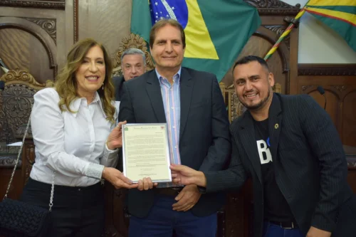 Hospital Beneficncia Portuguesa de Bauru recebe Moo de Aplauso na Cmara Municipal