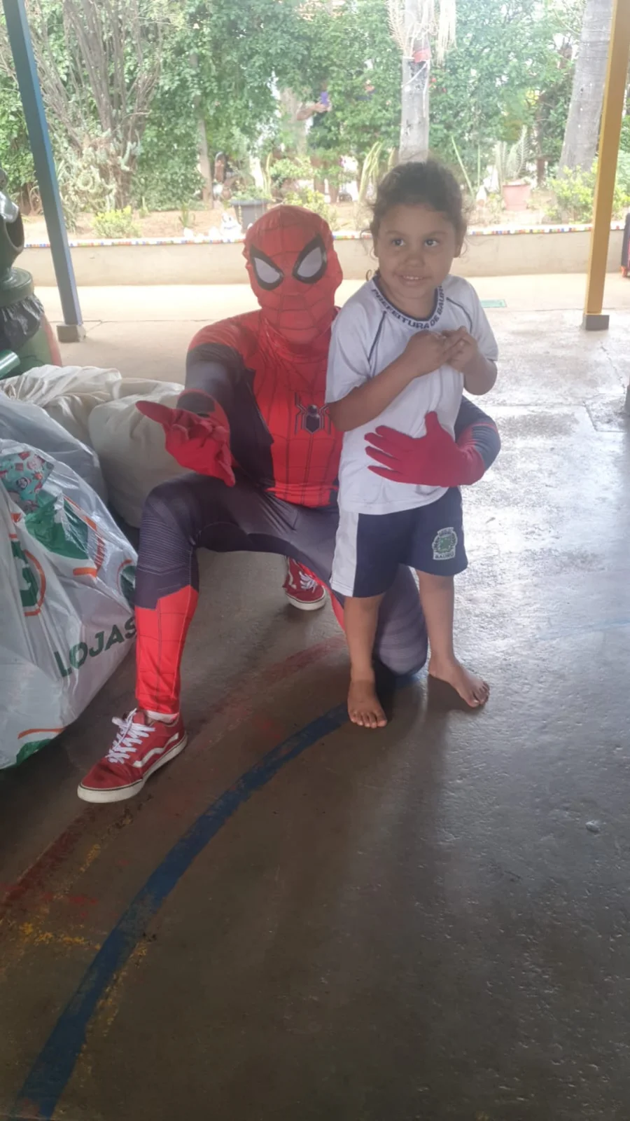 Hospital Beneficncia Portuguesa de Bauru doa 200 brinquedos para escola municipal