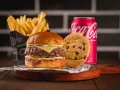 Combo Almocinho Camarada - Jack Burger + Fritas + Bebida + Cookie