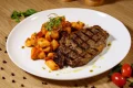 Gnocchi ao sugo com contrafilé Gnocchi ao sugo com contrafilé