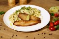 Spaghetti na manteiga de sálvia com filé de tilápia Spaghetti na manteiga de sálvia com filé de tilápia