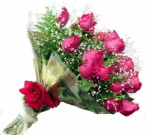 RAMALHETE 15 ANOS COM 15 ROSAS