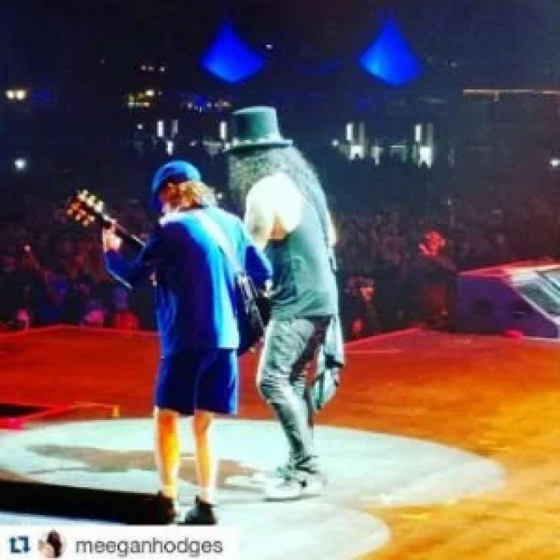 Vídeo: Angus Young faz um som com o Guns N’ Roses