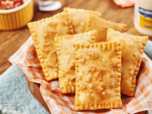 Pastel Calabresa e Mussarela