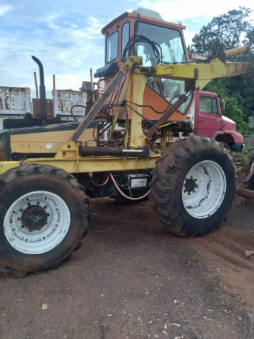 imagem do produto Carregadeira de Cana Valtra BM 85 Ano 2004