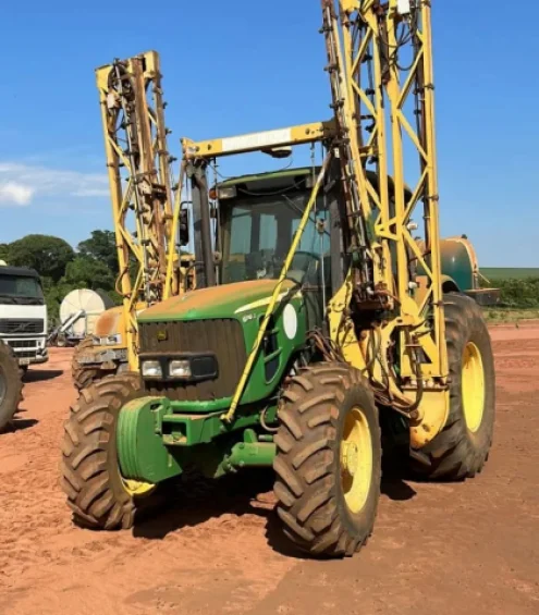 imagem do produto Trator John Deere 6110 Kit de Pulverizao Ano 2016