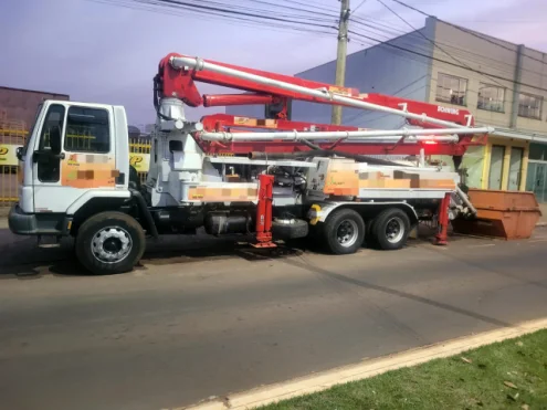 imagem do produto Caminho Bomba de Concreto Ford Cargo 2622 6x4 Ano 2002