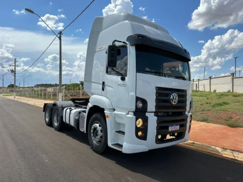 imagem do produto Caminho Cavalo Mecnico Volkswagen 25.420 6x2 Ano 2014