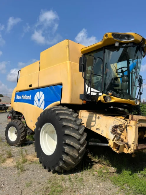 imagem do produto Colhedeira de Gros New Holland CS660 Ano 2006