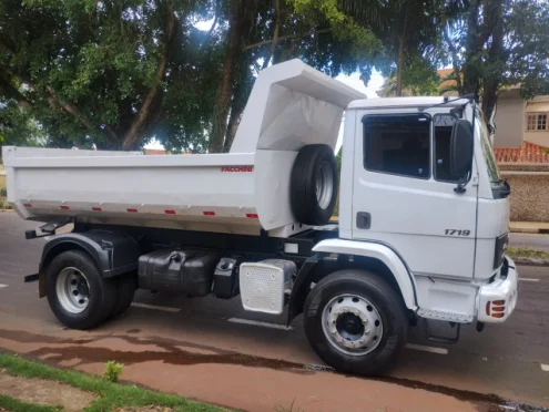 imagem do produto Caminhão Caçamba Mercedes Benz Atron 1719 Ano 2014