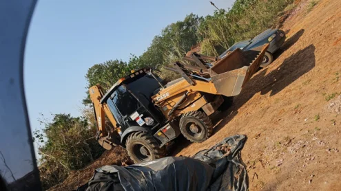 imagem do produto Retro Escavadeira Case 580M 4x4 Ano 2011