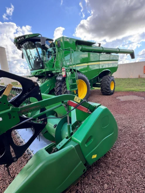 imagem do produto Colheitadeira de Grãos John Deere S670 Ano 2016