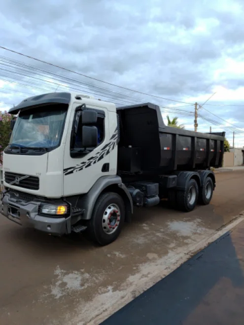 imagem do produto Caminhão Caçamba Volvo VM 310 6x4 Ano 2010