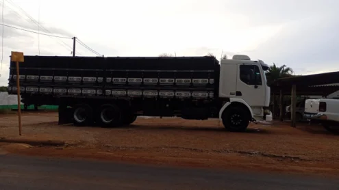 imagem do produto Caminhão Graneleiro Volvo VM 240 6x2 Ano 2005