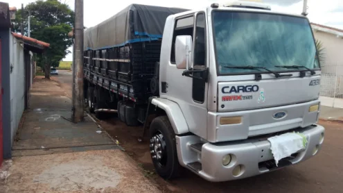 imagem do produto Caminhão Graneleiro Ford Cargo 4331 6x2 Ano 2004