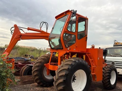 imagem do produto Carregadeira de Cana Trator 1280 Ano 2005