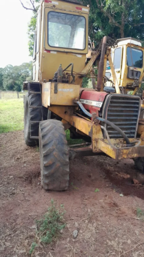 imagem do produto Carregadeira Trator Massey Ferguson 290 Ano 1994