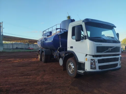imagem do produto Caminho Pipa Volvo FM12 6x4 Ano 2006