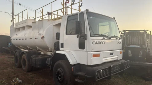 imagem do produto Caminhão Pipa Ford Cargo 2628 6x4 Ano 2010/11