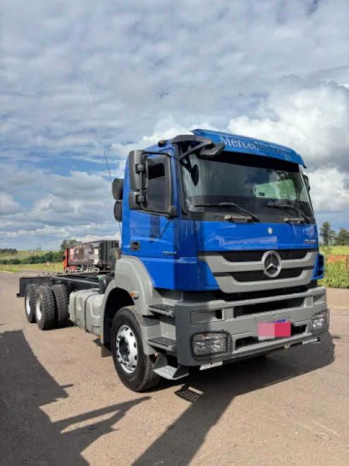 imagem do produto Caminho Plataforma Mercedes Benz 3344 Ano 2018