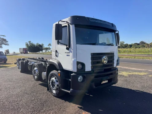 imagem do produto Caminho Plataformado no Chassis Volkswagen Constellation 24.280 Ano 2014/2015