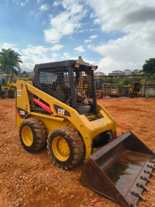 imagem do produto Mini Carregadeira Caterpillar 226B Ano 2012