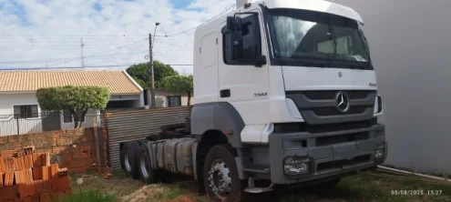 imagem do produto Caminho Cavalo Mecnico Mercedes-Benz 3344 Ano 2013