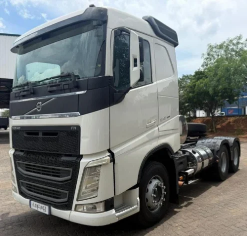 imagem do produto Caminh�o Cavalo Mec�nico Volvo FH540 Ano 2016/2017